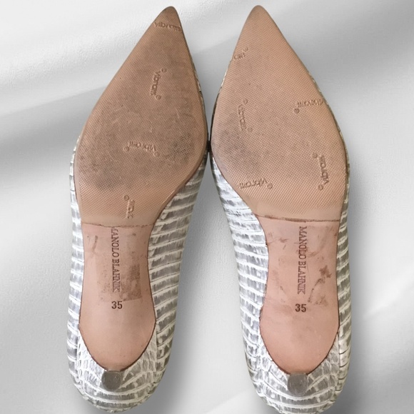 Manolo Blahnik Python Pointed Toe Pump - Picture 9 of 16
